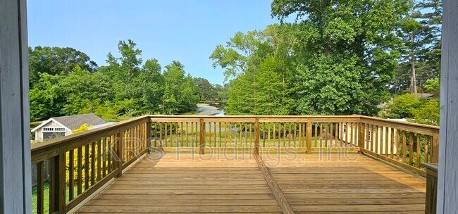 Building Photo - 1205 Mt Pleasant Dr