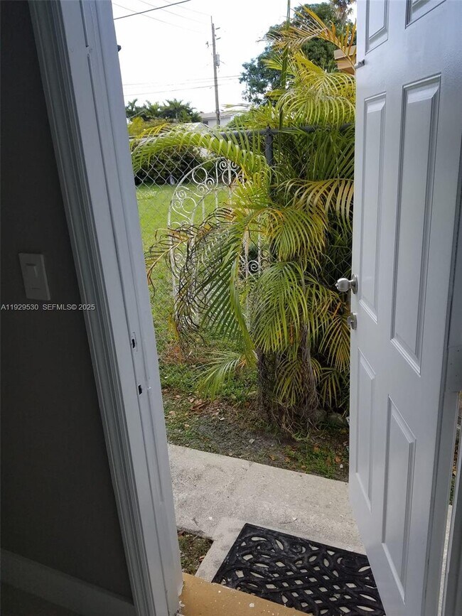 Building Photo - 1859 Wiley St