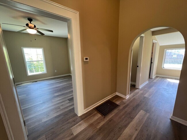 Building Photo - 3 bedroom 2 bathroom off Lurleen Blvd. in Northport