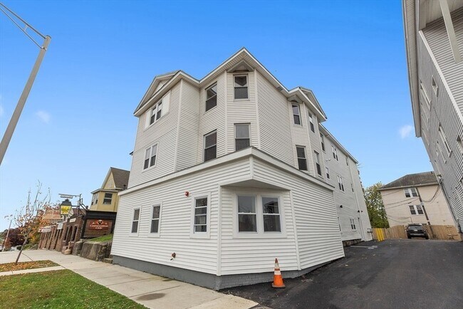Building Photo - 92 Hamilton St