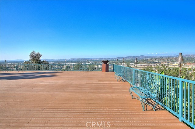 Building Photo - 145 S Vista Grande