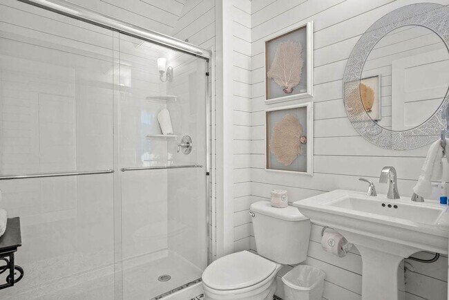 Building Photo - 707 Parkplace-SI ID1036727P