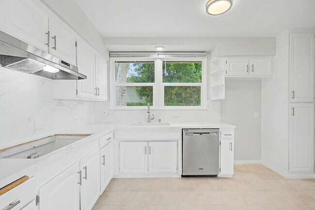 Building Photo - Rolling Hills Ranch House — Updated 3BR Home on a Massive Lot
