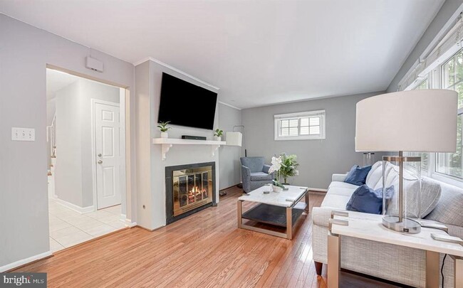 Building Photo - 2221 Senseney Ln