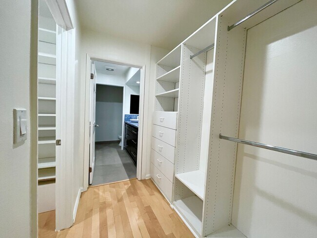 Building Photo - Located in Century City Adjacent to Beverly Hills!