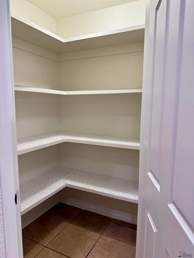 Building Photo - 3108 S Ragen Dr