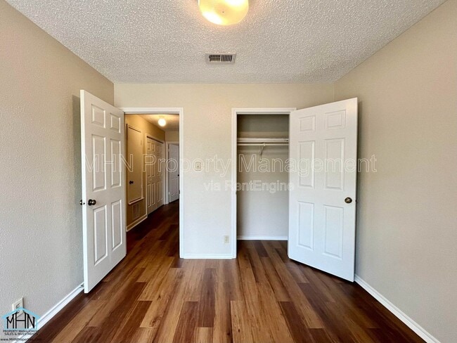 Building Photo - 1627 Firwick Dr