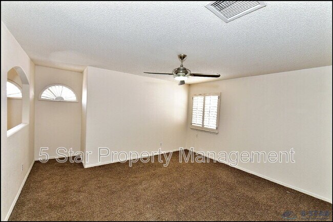 Building Photo - 6372 Franklin Ridge Dr