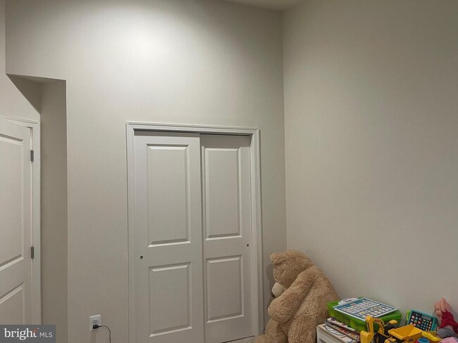 Building Photo - 43010 Paris Gap Square