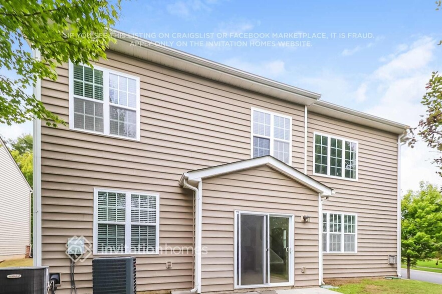 Building Photo - 1501 Ridgehaven Rd