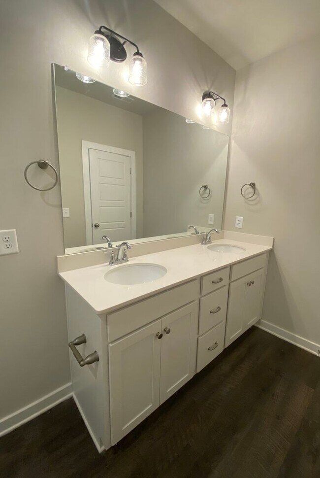 Building Photo - Home for Rent in Weaver AL... Available to View Now!!!