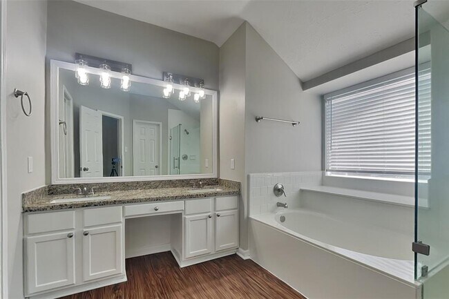 Building Photo - 6226 Langham Dr