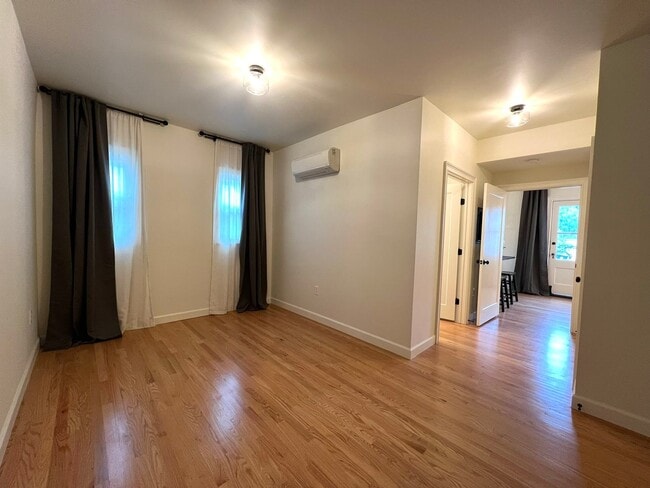 Building Photo - Private and Stylish One-Bedroom, Available...