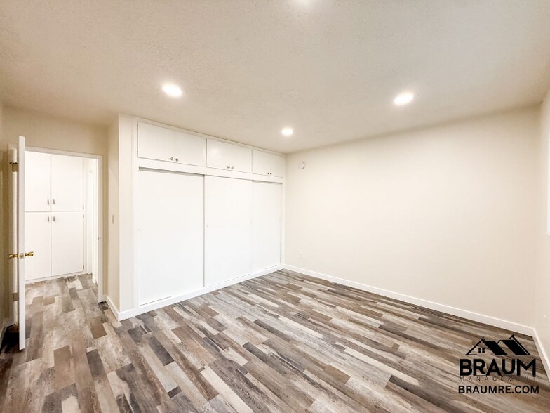 Building Photo - 5131 Buffalo Ave