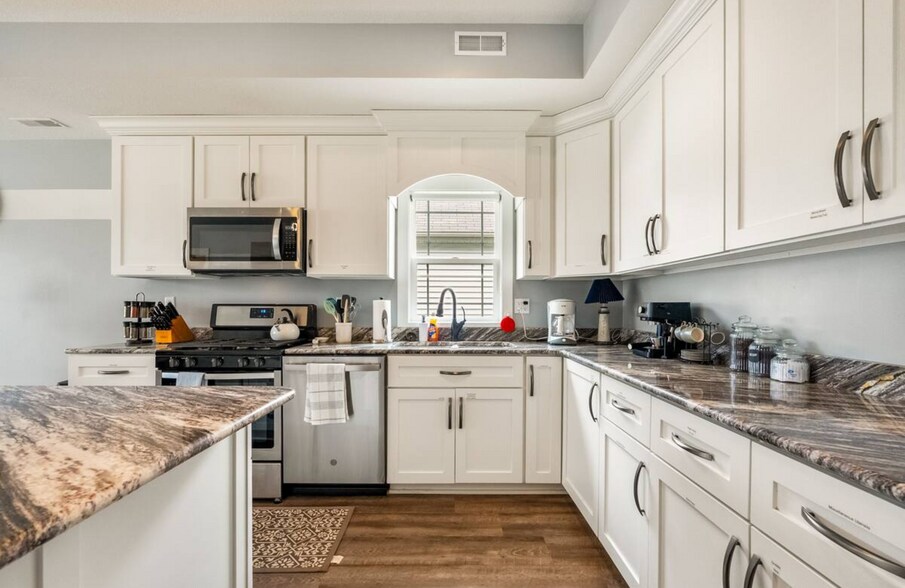 Building Photo - 9821 N Marine Key Dr