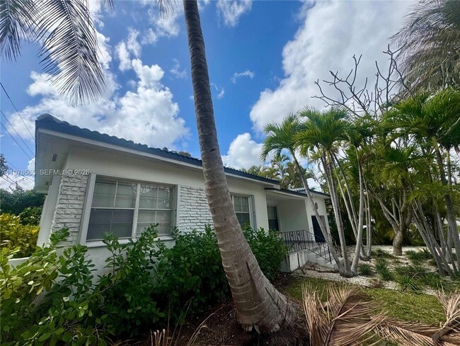 Building Photo - 100 SW 30th Rd