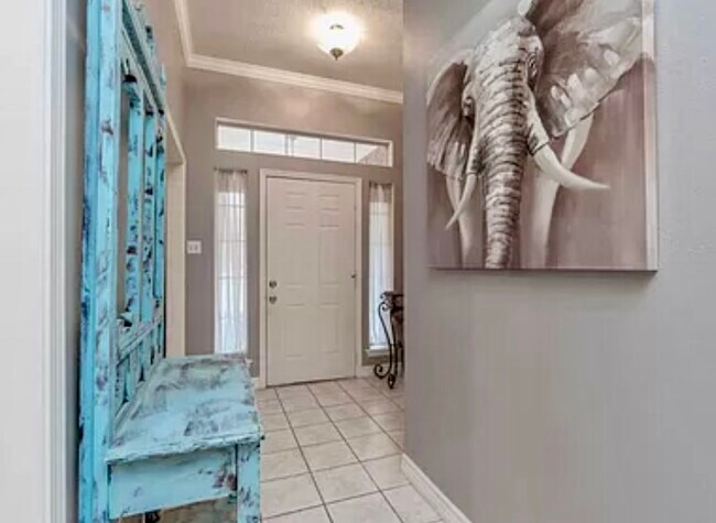 Building Photo - 815 Montreal Dr