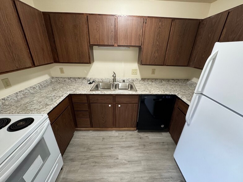 Building Photo - 2355 Chalet Gardens Rd