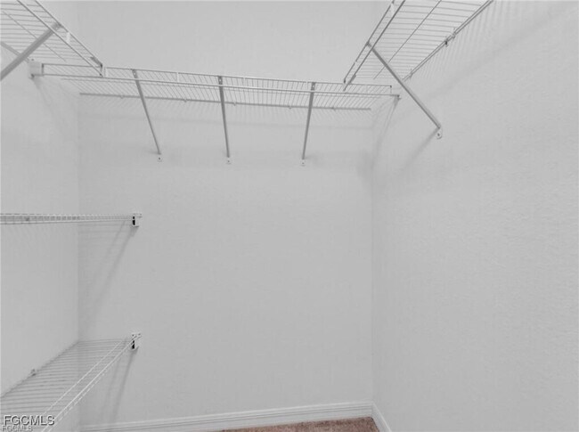 Building Photo - 1700 NE 5th Pl