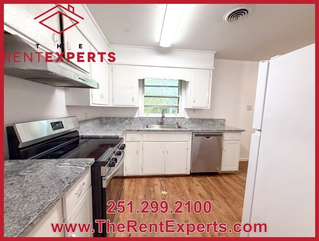 Building Photo - 704 Raines Dr