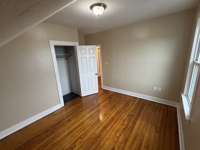 Building Photo - 220 Osborn St