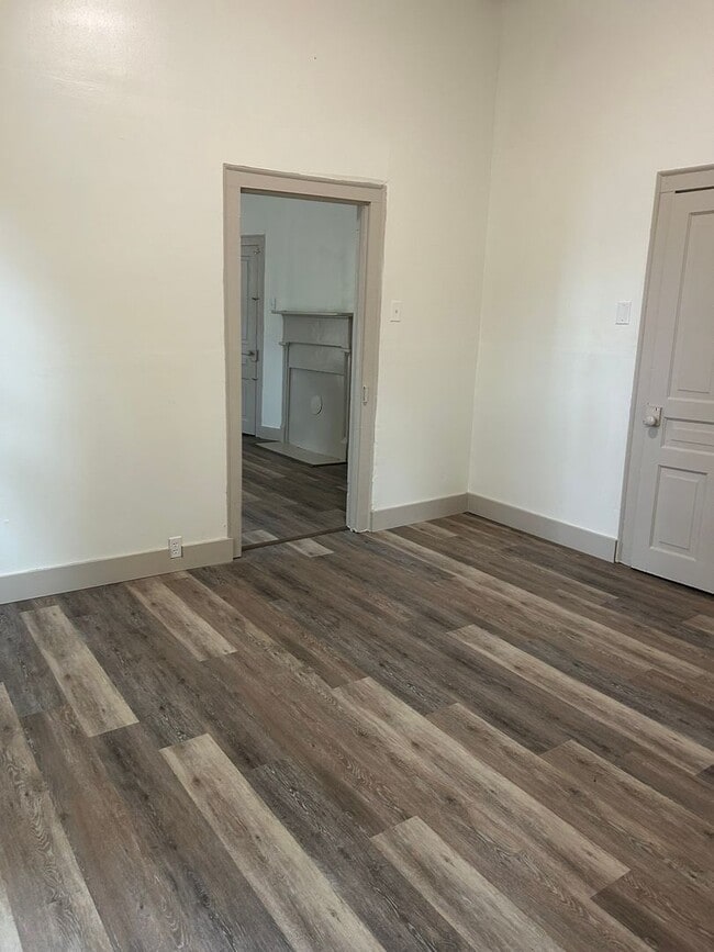 Building Photo - 113 E Church St