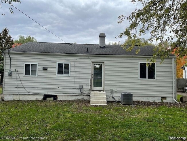 Building Photo - 3424 Toepfer Rd