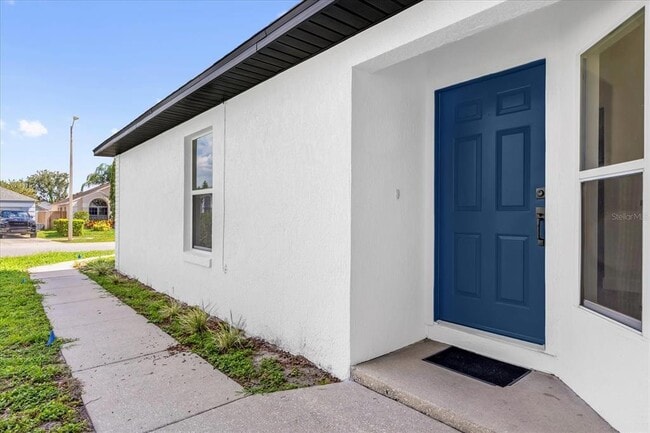 Building Photo - 350 Lakebreeze Cir