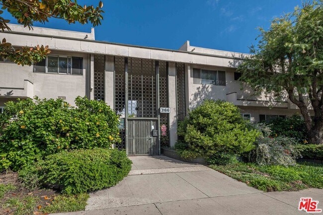 Building Photo - 3166 S Sepulveda Blvd