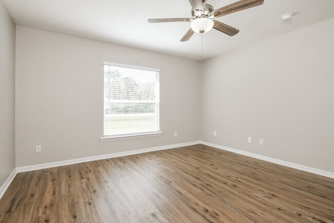 Building Photo - 208 Bromwich Dr