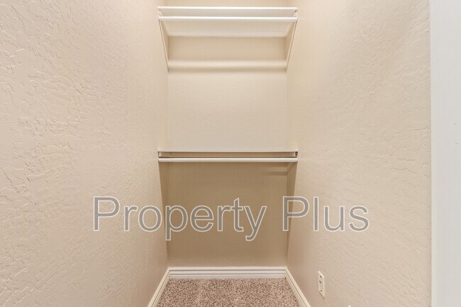 Building Photo - 8355 W Molly Ln