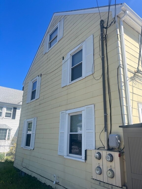 Building Photo - 23 Keyes St