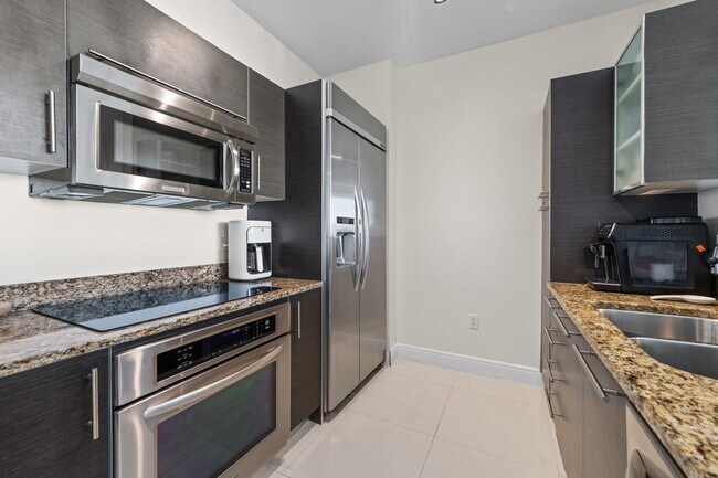 Building Photo - 550 Okeechobee Blvd