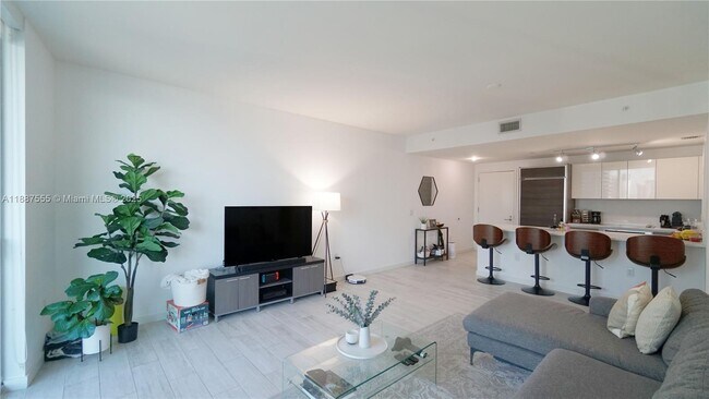 Building Photo - 1100 S Miami Ave
