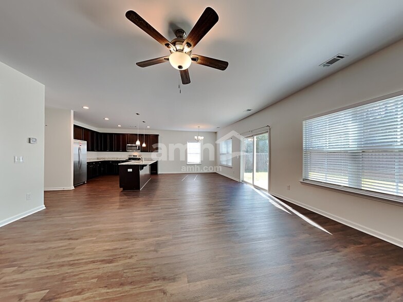 Building Photo - 138 Waverly Way