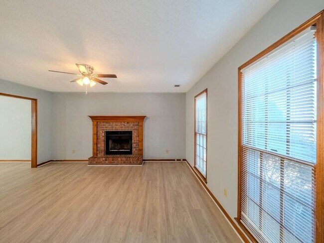 Building Photo - 1479 Millstream Trail NW