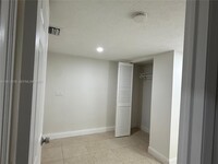 Building Photo - 601 SW 10th St