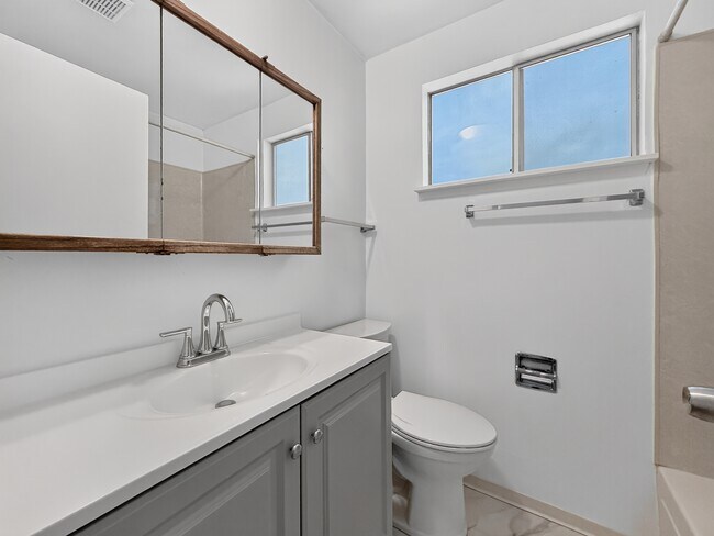 Building Photo - 5025 S 167th St