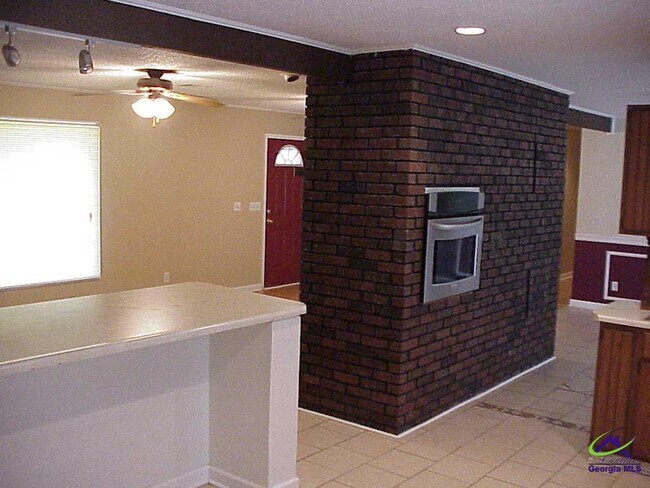 Building Photo - 317 Gilchrist Dr