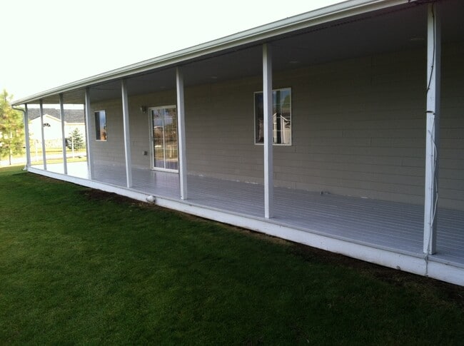 Building Photo - 4085 Illinois Bench Rd