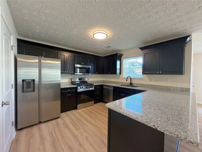 Building Photo - 2770 Austin Ridge Dr NE