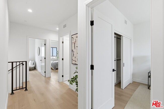 Building Photo - 3842 Don Tomaso Dr