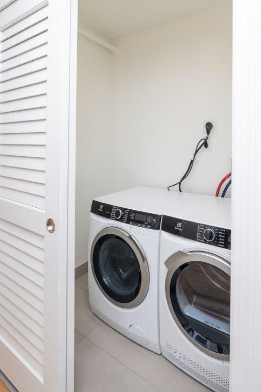 Building Photo - 1422 Columbia Rd