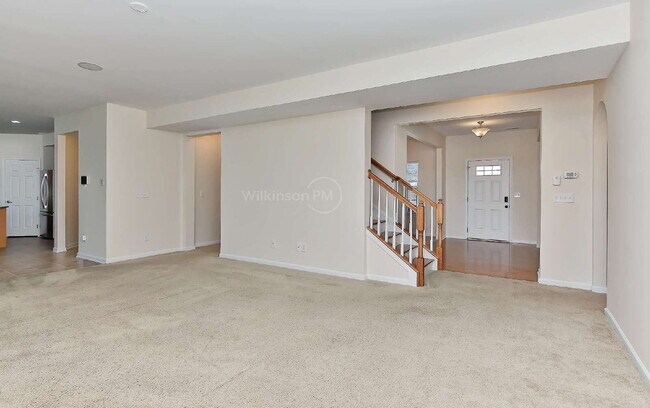 Building Photo - Beautiful 3,409 sqft 5-bedroom 3-bath Exec...