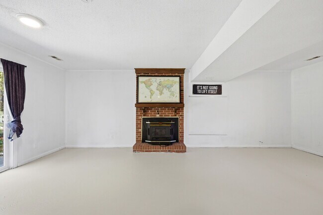 Building Photo - 5914 Ormskirk Dr