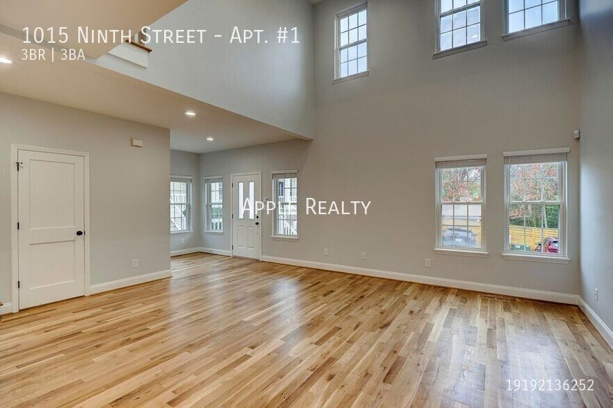 Building Photo - 1015 Ninth Street-Apt. #1