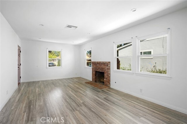 Building Photo - 6438 Densmore Ave