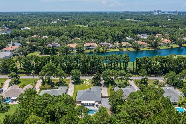 Building Photo - "Coastal Elegance Awaits: Spacious 4-Bed Oasis with Granite Touches on Shipwreck Road"