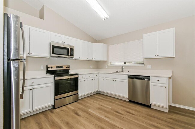 Building Photo - 11916 Silver Sun Dr