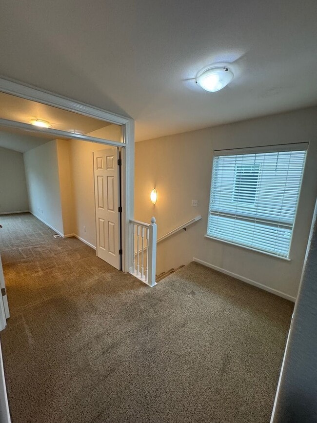 Building Photo - 3 Bed, 2.5 Bath Condo in Eagle River